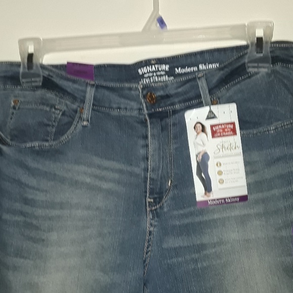 Levi's Jeans - Picture 4 of 8